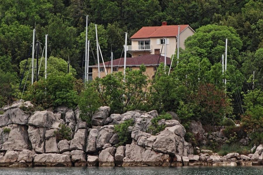 Apartman Studio Pesja Omišalj Dış mekan fotoğraf